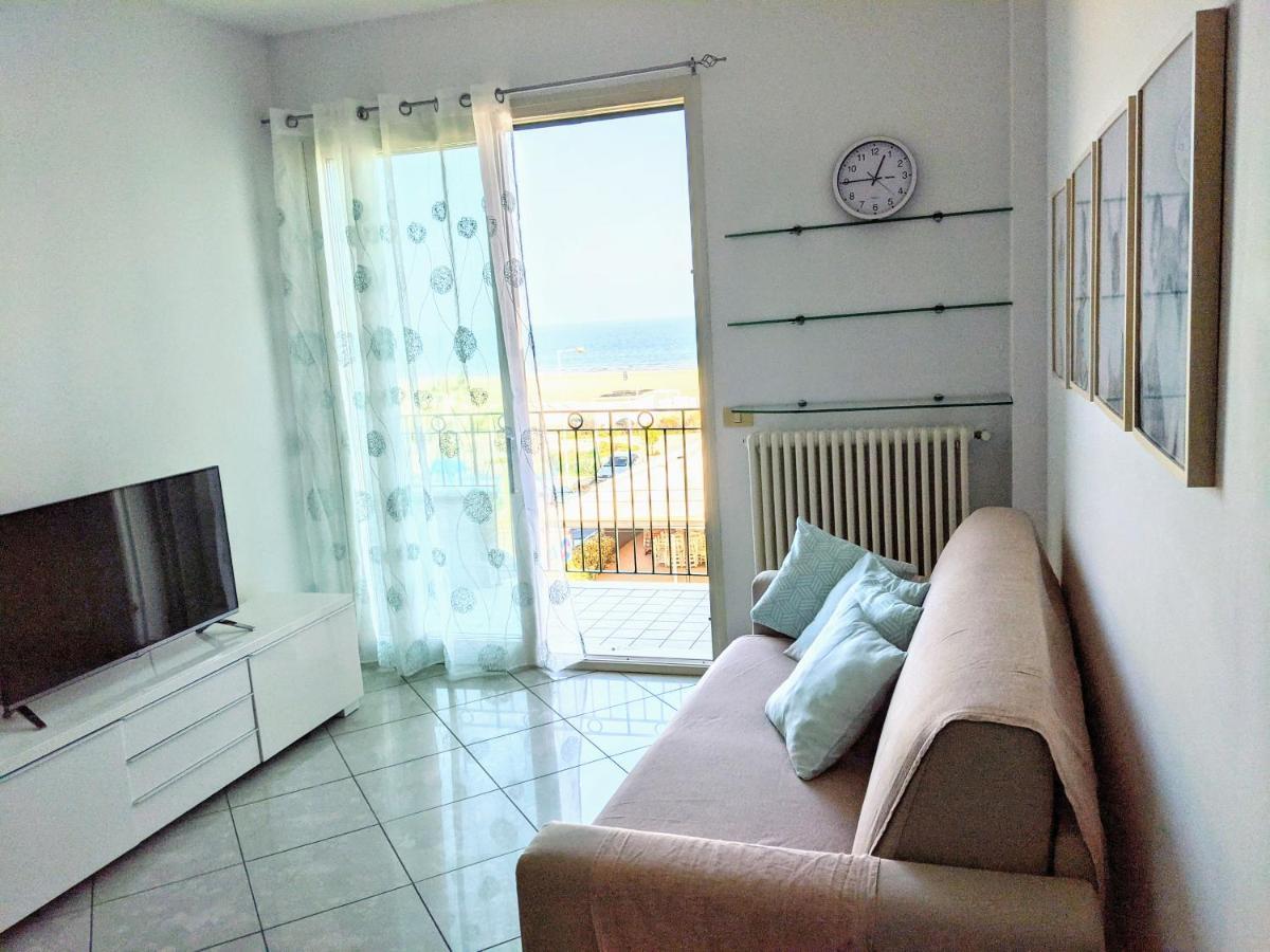 Appartamento A Riccione Con Balconcino Vista Mare מראה חיצוני תמונה