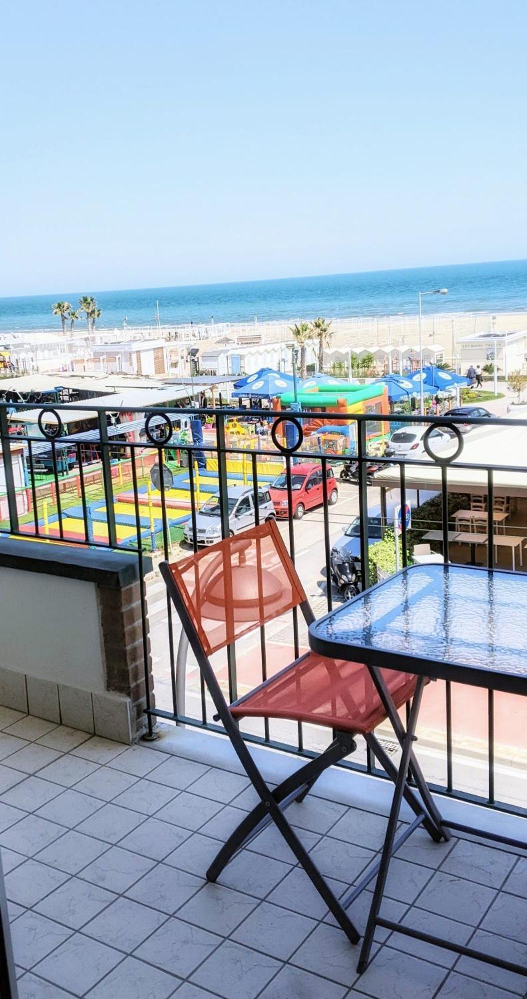 Appartamento A Riccione Con Balconcino Vista Mare מראה חיצוני תמונה